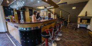 Lounge alebo bar v ubytovaní Hotel Gold