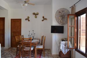 A television and/or entertainment centre at P&M House