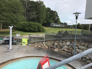 Bazén v ubytování Hällestrand Seaview Apartment nebo v jeho okolí