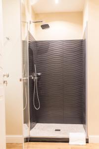 A bathroom at Nazionale Palace Suites