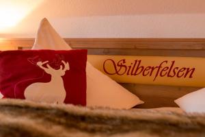 Voodi või voodid majutusasutuse Hotel & Restaurant Grüner Baum - Die Grüne Oase Am Feldberg toas