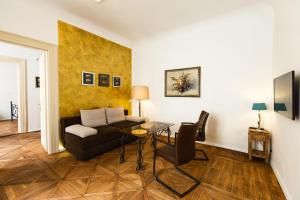 TV a/nebo společenská místnost v ubytování Hotel U Zlateho jelena