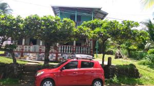 Corn Island Hostal ALAL SUITE外面的花园