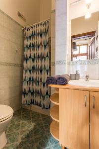 A bathroom at Jokai 3 Design Apartment
