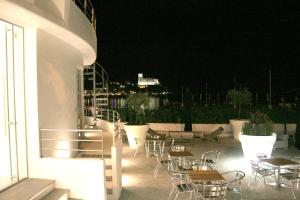 Rõdu või terrass majutusasutuses Piccolo Hotel Del Lido