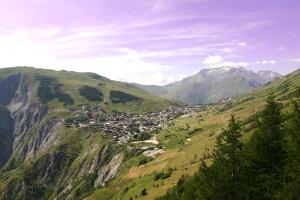 صورة لـ Vacancéole - Résidence Alpina Lodge في لي دوز آلب