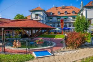 Bazén v ubytování Hotel Kamilla nebo v jeho okolí