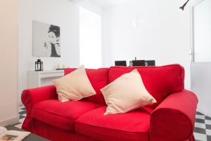 A seating area at Shalai Relais Apartment
