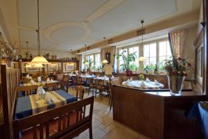 Restaurace v ubytování Land-gut-Hotel Hotel Adlerbräu