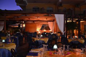 Gallery image of Hotel Solemar in SantʼAlessio Siculo