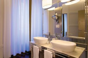 Vannituba majutusasutuses Stendhal Luxury Suites