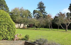 A garden outside Poundgate Park Cottage 