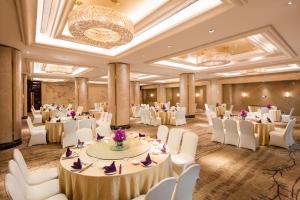 Restaurace v ubytování Hangzhou Xinqiao Hotel