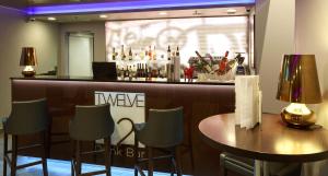 Ποτά στο 12 Revay Hotel