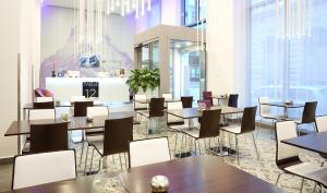 Εστιατόριο ή άλλο μέρος για φαγητό στο 12 Revay Hotel