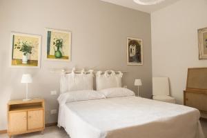 A bed or beds in a room at casa sveva