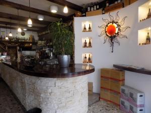 Area lounge atau bar di Hotel Udinese da Aldo