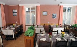 Restaurace v ubytování Hôtel de la Gare