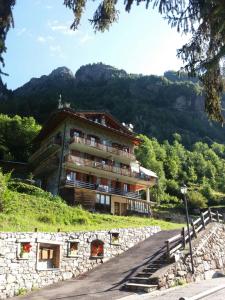 Výhľad na hory alebo výhľad na hory priamo z of the bed and breakfast