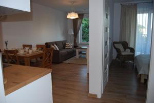 Posedenie v ubytovaní Apartament Piaskowy Polanki Park