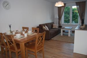 Posedenie v ubytovaní Apartament Piaskowy Polanki Park