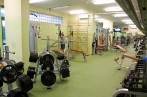Hotel Kolna tesisinde fitness merkezi ve/veya fitness olanakları