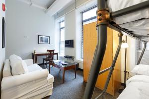 Gallery image of Temple Place Suites in Boston