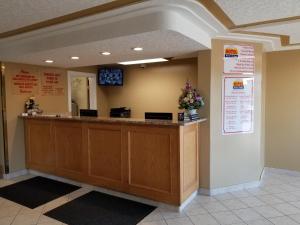 
The lobby or reception area at Western Budget Motel West Red Deer
