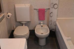 A bathroom at La Palma
