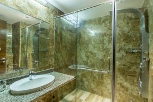 Hotel Abika Elite的一间浴室