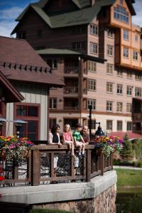 Hosté ubytování Zephyr Mountain Lodge