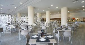 En restaurant eller et andet spisested på Hotel Puente Real