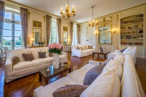 Χώρος καθιστικού στο Chateau de Tourreau