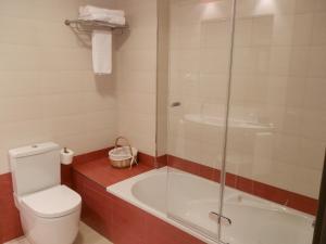 A bathroom at Hotel Rural Villa de Berlanga