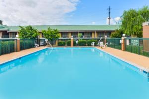 Piscine de l'établissement Americas Best Value Inn - Goodlettsville ou située à proximité