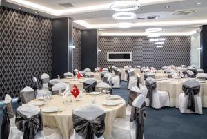 TV a/nebo společenská místnost v ubytování Ramada Hotel by Wyndham Edirne