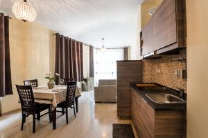 Casa Sangallo的厨房或小厨房