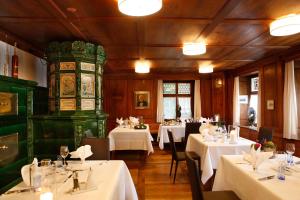 Restaurace v ubytování Hotel Krone Sihlbrugg