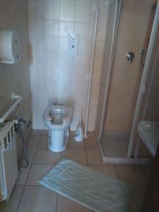 A bathroom at Regina di cuori