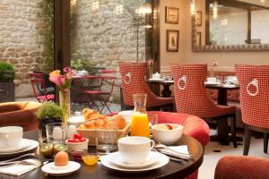 Gallery image of H&ocirc;tel des Com&eacute;dies in Paris