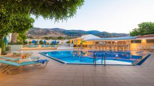 Bazén v ubytovaní Melissa Apartments, Studios & Suites alebo v jeho blízkosti