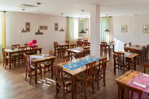 Reštaurácia alebo iné gastronomické zariadenie v ubytovaní Country Hotel Al Gallo + 37 fotografií