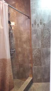 Et badeværelse på Hotel MMG