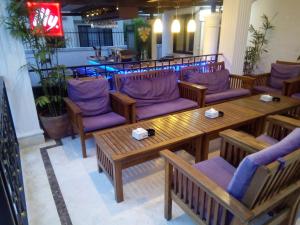 Area tempat duduk di Hotel Harmika