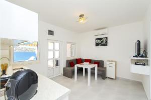 Et tv og/eller underholdning på Apartment Mirjana