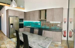 Køkken eller tekøkken på Janota Week with pool