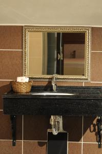 A bathroom at Hotel Casa Villa