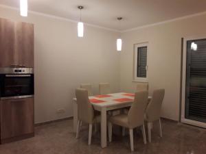 Kuchyň nebo kuchyňský kout v ubytování Apartments Lux Life