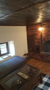A television and/or entertainment centre at Pisanata House