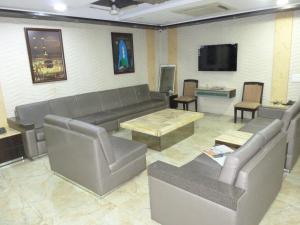 TV a/nebo společenská místnost v ubytování Hotel Regal Palace
